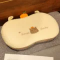 Niedliches Kapibara Memory Schaum Kissen mit kühlender Oberfläche für Einzelbett. - Nur Kissenbezug 55*32 cm / Gelb