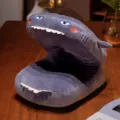 Adorable oreiller de sieste en peluche requin gris et chauffe-mains, coussin de bureau doux. - Requin