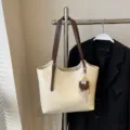 Retro Herbst Winter Damen Shopper Tasche große Kapazität Schultertasche lässige Handtasche - Mit Anhänger / Beige
