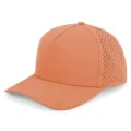 Primer plano detallado de la gorra de béisbol melocotón con orificios de ventilación láser. - Ajustable / Rojo Anaranjado