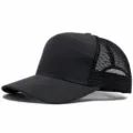 Detalle gorra trucker gris oscuro de malla, diseño plano de secado rápido transpirable. - Ajustable / Gris oscuro