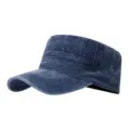 Detalle de gorra militar plana de mezclilla lavada vintage con visera curva casual. - Ajustable / Azul marino