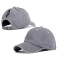 Vue détaillée montrant l'ouverture de queue de cheval et la boucle sur la casquette. - Réglable / Gris