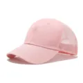Gorra trucker rosa con parte trasera de malla transpirable, paneles frontales y visera curva. - Rosa