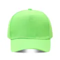 Vista detallada de gorra de béisbol verde neón, sombrero de lona para protección solar. - Ajustable / Verde Fluorescente