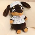 Lindo peluche de perro salchicha con camisa de dormir y máscara, juguete suave para niños. - Dachshund marrón oscuro ojos redondos (ropa de arándano)