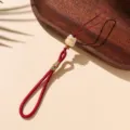 Rood gevlochten mobiele telefoonkoord schattige gelukskat hanger anti-verlies telefoonbedel. - Vingerring stijl / Bordeauxrood