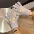 Gants tactiles chauds d'hiver pour femmes gants tricotés mignons gris avec cœur nice - Taille unique / Gris