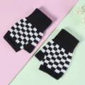 Schwarz-weiße karierte Strick-Fingerlos-Handschuhe für Damen, warme Winter-Schreibhandschuhe. - Einheitsgröße / Schwarz