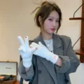 Guantes cálidos de felpa para mujer, manoplas de invierno cómodas y táctiles a prueba de viento. - Talla única / Blanco
