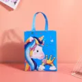Blaues Einhorn Vlies Geschenktüte, wiederverwendbare Einkaufstasche, süßes Cartoon Design. - 26x32x10cm / Dunkelblaues Einhorn