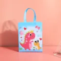 Blaue laminierte Vlies Geschenktüte mit süßem Dinosaurier Motiv, perfekt für Partys. - 26x32x10cm / Hellblauer Dinosaurier