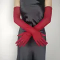 Mujeres guantes largos de malla roja transparentes elegantes proteccion solar elasticos. - 55cm / Burdeos