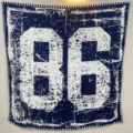 Grand foulard carré bleu et blanc vintage avec chiffre 86 châle tendance polyvalent - Motif #1