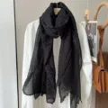 Schicker schwarzer Pünktchenschal für Damen, leichtes langes Tuch und vielseitiger Halsschmuck. - Schwarz / 220cm