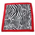 Elegante foulard quadrato da donna con bordo rosso e motivo astratto accessorio chic - Bordo Rosso