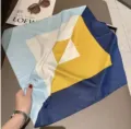 Foulard quadrato geometrico colorblock da donna, elegante foulard di seta per il lavoro. - Blu e Blu Chiaro
