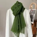 Sciarpa verde a pois da donna, scialle lungo e leggero, elegante scaldacollo per l'autunno. - Verde / 220cm