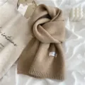 Écharpe en tricot chaud de couleur unie pour femmes et hommes, un accessoire d'hiver doux. - Khaki
