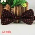 Classico papillon nero da uomo con pois rossi, perfetto per matrimoni ed eventi. - Taglia 7