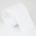 Einfarbige weiße Strickkrawatte für Herren, 6cm schmale flache Krawatte Freizeitmode. - Reinweiß