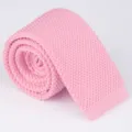 Einfarbige rosa Strickkrawatte für Herren, 6 cm schmale Krawatte, lässiger Web-Halskragen. - Rosa