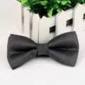 Classico papillon grigio da uomo in jacquard con fili argentati, perfetto per eventi. - Grigio scuro