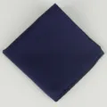 Heren donkerblauwe pochet, fijne ruitjes polyester zakdoek voor formele zakenpakken. - Marineblauw