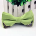 Light green bow tie for men, elegant jacquard fabric with silver dots and metal corners. - Apple Green