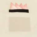 Roze satijnen pochet voor heren met zwarte houder voor trouwpak feest decoratie. - Elegant Roze