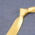 Cravatta da uomo tinta unita classica per affari formali, elegante e alla moda da 8 cm. - LD-HC8CM13 Giallo