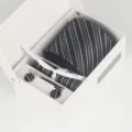 Coffret Cadeau Cravate Rayée Noire Homme avec Boutons de Manchette et Pochette Élégante - Style 3