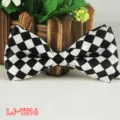 Farfallina a scacchi nero e bianco, elegante cravatta in tessuto classico da uomo. - N. 16