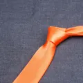 Cravatta da affari tinta unita arancione, design in tessuto poliestere largo 8 cm per uomo professionale. - LD-HC8CM Giallo arancio