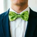 Noeud papillon vert brillant en satin pour homme mariage costume affaires chic style et mode. - 21 Vert Clair