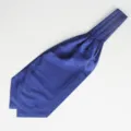 Blauwe zijden ascot-stropdas met patroon voor heren, elegante formelle halsdoek in Britse stijldetail. - LJ06 (Blauw Geometrisch)