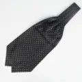 Zwarte gestippelde heren ascot stropdas formele polyester halsdoek vintage stijldetail - LJ08 (Zwart met Witte Stippen)