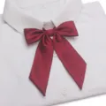 Einfarbige, schräge Schleife für japanische JK-Schuluniform Kragen Dekoration, dunkelrot. - Spitzer Langer Griff Stil (LH-CBYG08)