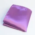 Pañuelo de bolsillo para hombre morado liso de satén para traje de boda y negocios. - Púrpura Elegante