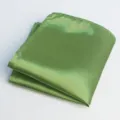 Pañuelo de bolsillo de satén verde liso para hombre traje formal boda elegante. - Verde Militar