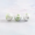 Grün weiß glasierte Keramiklose Perlen rund 13mm DIY Armband Schmuckherstellung Komponente - 12 mm Glänzendes Weiß gesprenkelt mit Fruchtgrün