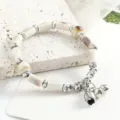 Bracciale di perle di conchiglia in ceramica in stile cinese con ciondoli, gioielli eleganti. - Luna di brina (beige)