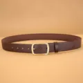 Bruine heren leren riem met klassieke gouden doorn gesp voor een stijlvolle dagelijkse look. - 115cm / koffiekleur