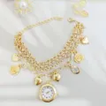 Goldfarbene mehrlagige Ketten-Armbanduhr mit Herzen und Rosen Anhängern für schöne Damen. - Gold Rosenkristall Stil (04)