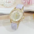 Dames quartz horloge met licht paarse lederen band en schitterende strass lunette. - Paars