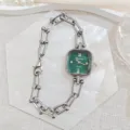 Elegante Damen Quarzarmbanduhr mit grünem quadratischem Zifferblatt und auffälligem Kettendesign. - Silberne Metallkette (Stil 2) / Modell 02 Silber Grün