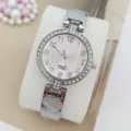 Modische Damenuhr Quarzwerk mit rosa Zifferblatt Strass Lünette Armbanduhr für den Alltag - Silberrosa