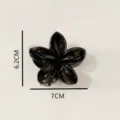 Black flower hair claw clip for women, elegant 7cm geometric floral hair jaw clamp. - Glossy Floral Hair Claw(Z1977) / 7cm / Black
