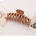 Matte brown plastic hair claw clip, simple design, ideal for daily hairstyles and secure hold. - 11cm / Brown