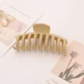 Minimalist matte plastic hair claw clip, solid beige tone, elegant and secure hold for daily. - 11cm / Khaki
